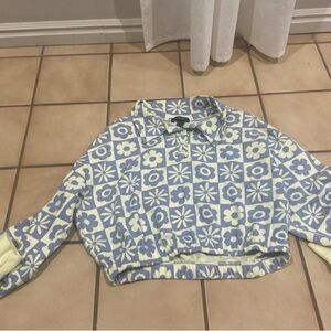 Blue and yellow flower crop top sweatshirt.